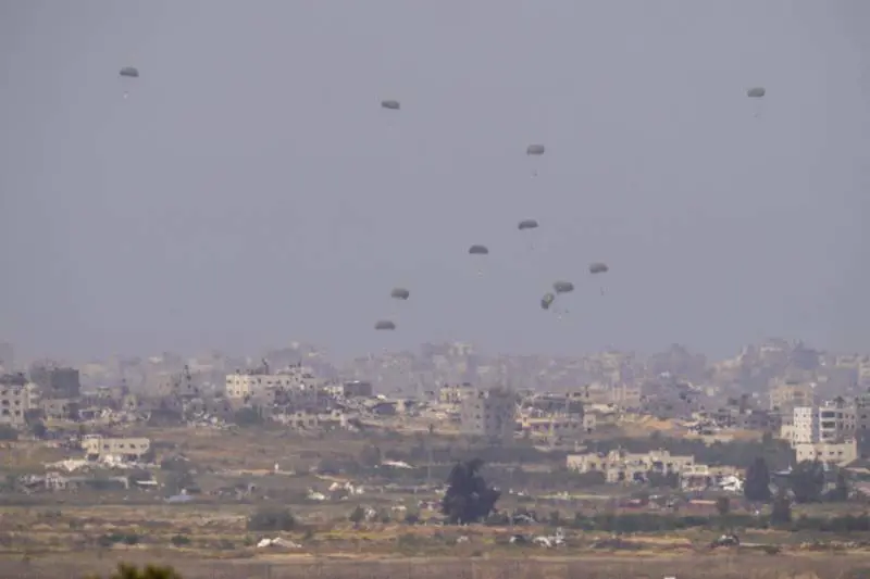 La caduta e la rinascita, i missili, i rifugi, i biscotti. L'anno che ha cambiato la vita degli israeliani