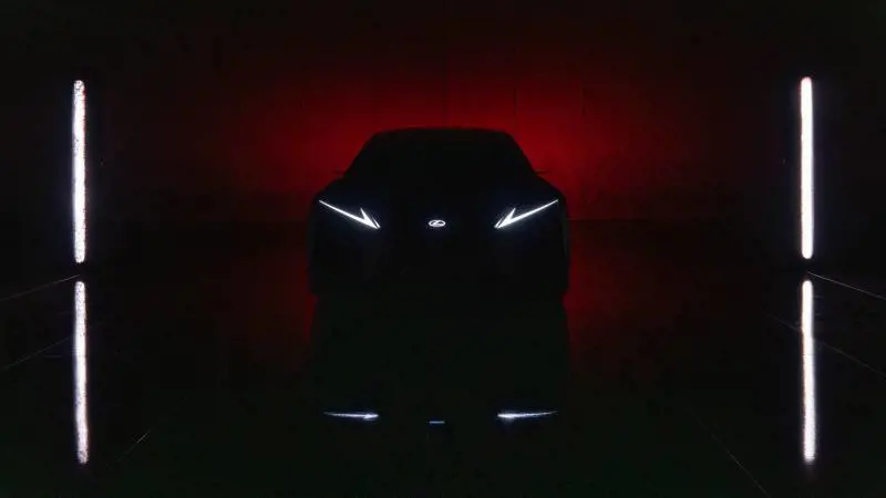 Lexus traccia il presente e insegue il futuro, tra artigianalità e tecnologie all'avanguardia