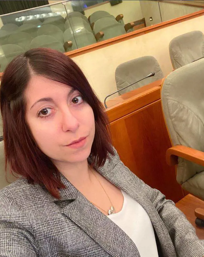 Sarah Disabato, la consigliera grillina che sgambetta il Pd in Piemonte