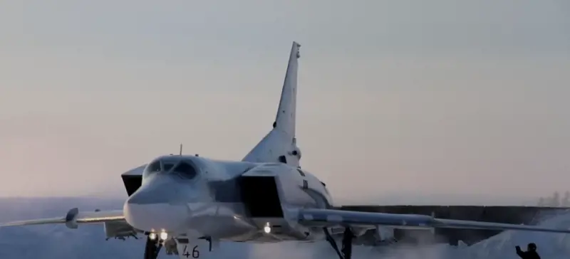 Ucraina: "Abbattuto un bombardiere Tu-22". Ma Mosca nega: "Solo malfunzionamento"
