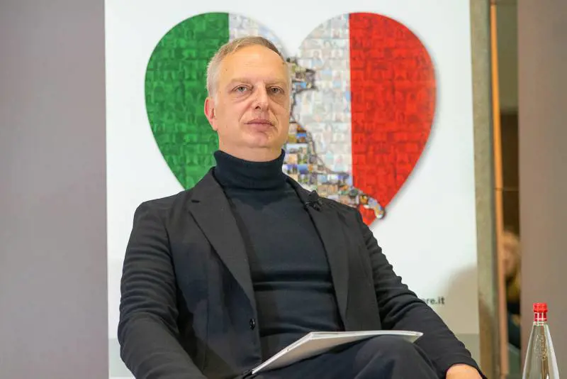 Scurati, scrittore "anti tutto" che ha spettacolarizzato il Duce