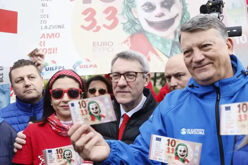 Landini disco rotto: "Il governo dice balle"