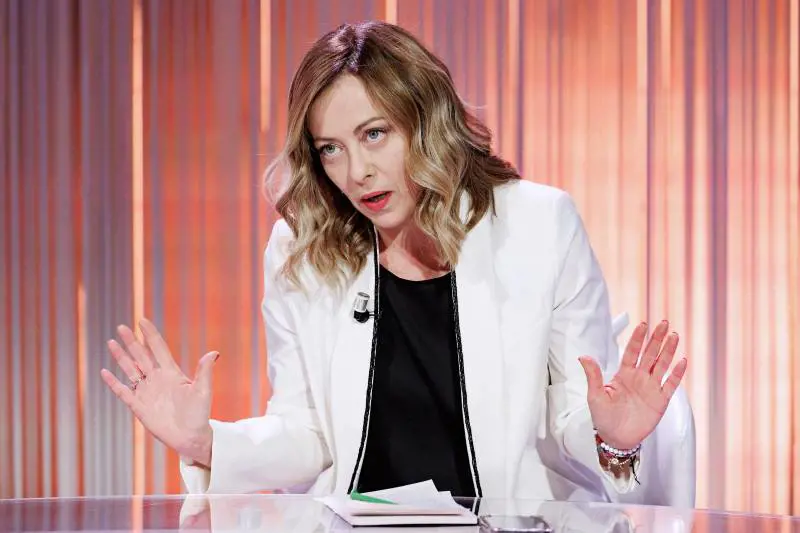 La Meloni smonta il caso e pubblica sul suo profilo il monologo di Scurati. "Non chiedo mai censure"