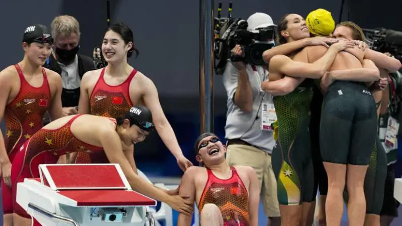 Nuoto, 23 cinesi positivi prima di Tokyo 2021. La Wada: "Tutto regolare". E minaccia querele