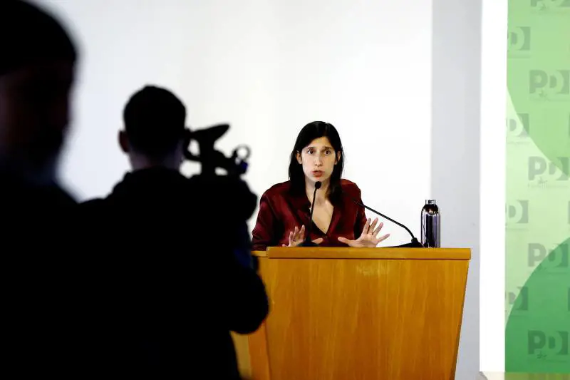 "Firmerò il referendum contro il Jobs Act". Schlein spacca ancora il Pd