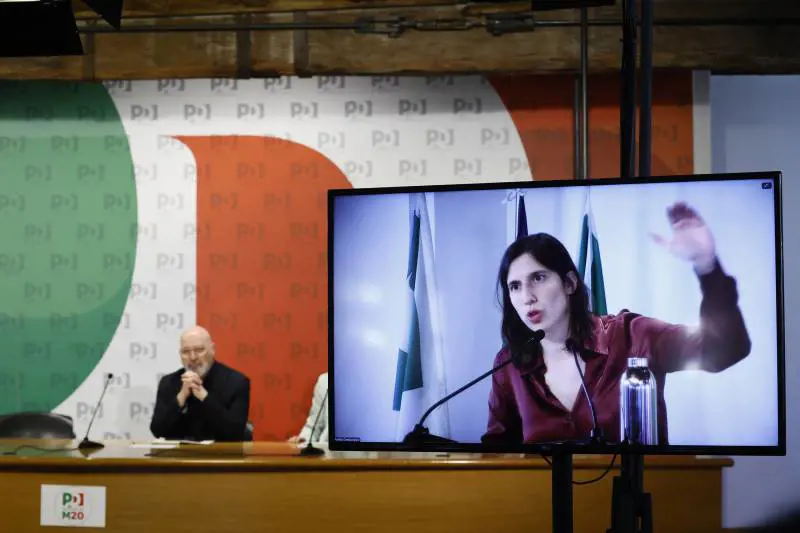 "No al partito personale". La rivolta dei notabili Pd ha costretto Elly alla resa