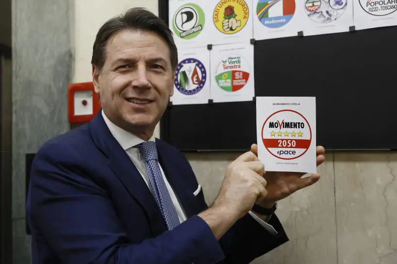 Conte in tour manettaro (ma dimentica Grillo...)
