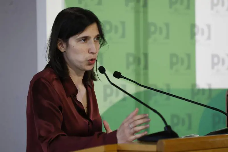 Schlein fa retromarcia: "Mi candido, ma non ci sarà il mio nome nel simbolo Pd"