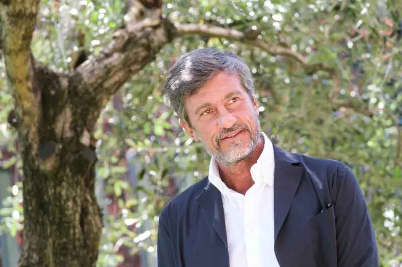 Rama telefona alla Rai: "Report mente"