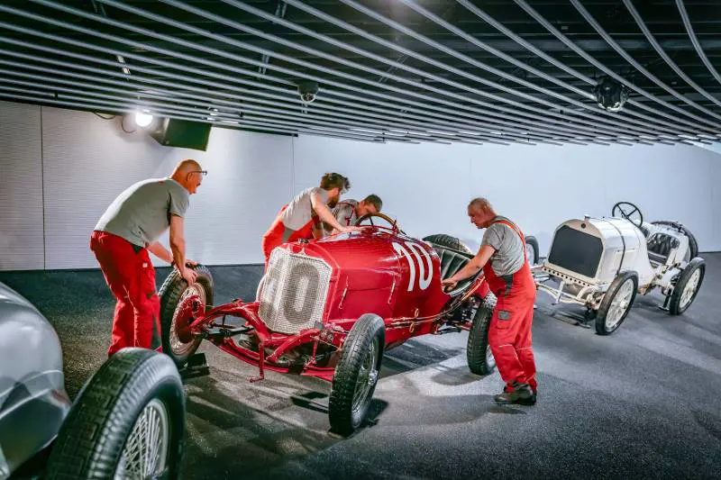 Torna agli antichi splendori la “rossa” di Mercedes vincitrice alla Targa Florio