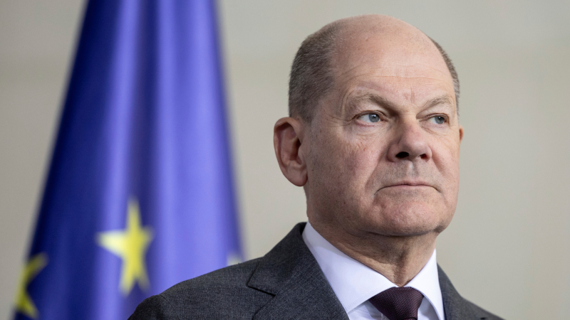 "Controlli alle frontiere: stop immigrazione". Scholz blinda la Germania e le sue Ong sbarcano in Italia