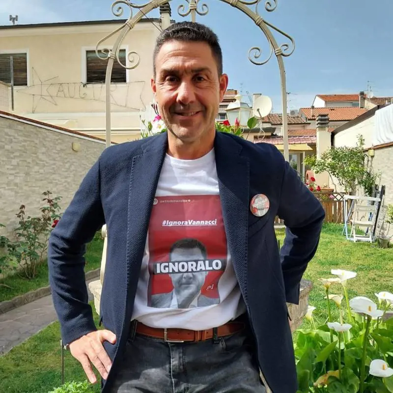 Salvini sta con Vannacci. "Travisate le sue parole"