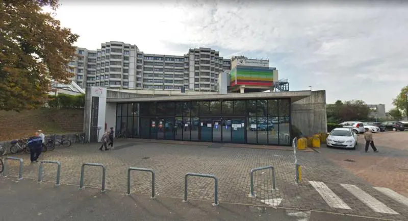 Dimessa per una lombalgia, ma in realtà era un tumore: donna muore a Treviglio