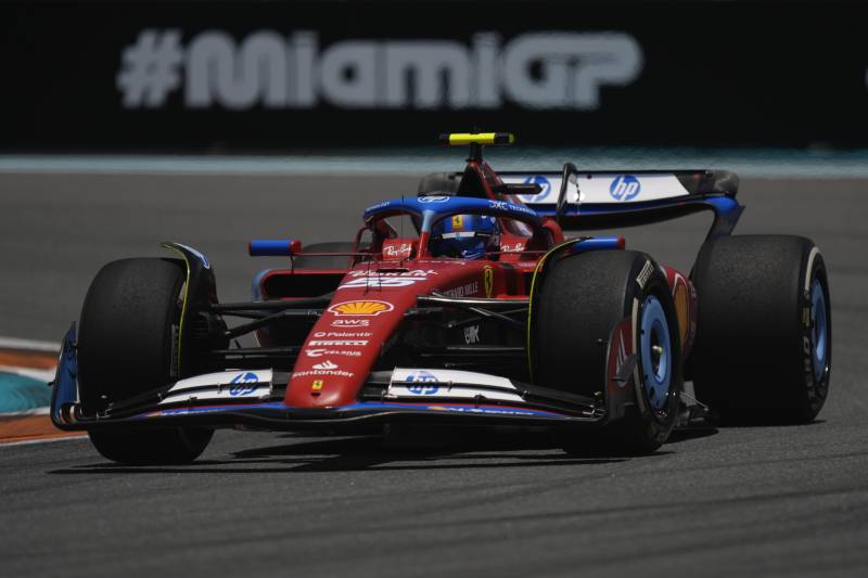 F1 Miami FP1 Sainz