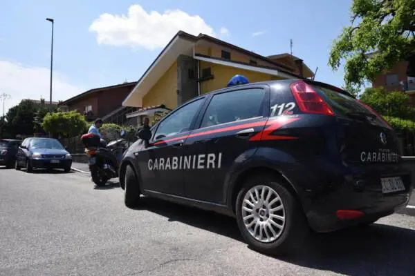 Reggio Emilia, l'inferno della 11enne: il padre la pesta quando non fa le faccende di casa