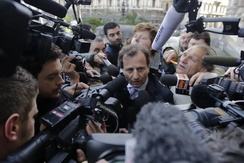 "Un dito puntato sulla polizia. La risposta eccessiva e gratuita"