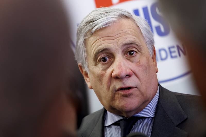 Tajani su Casapound: "Non si scioglie organizzazione 'a capocchia'"
