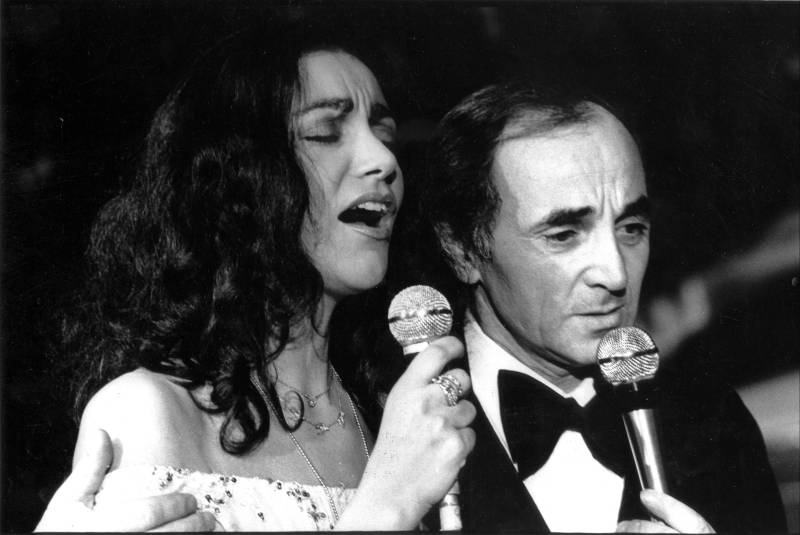Mia Martini canta con Charles Aznavour a Parigi (1978)