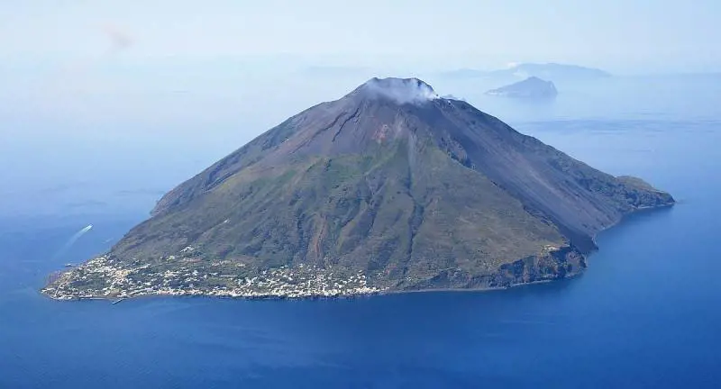 Politecnico di Milano e Premio Stromboli lanciano il progetto "mobilità sostenibile per le isole"