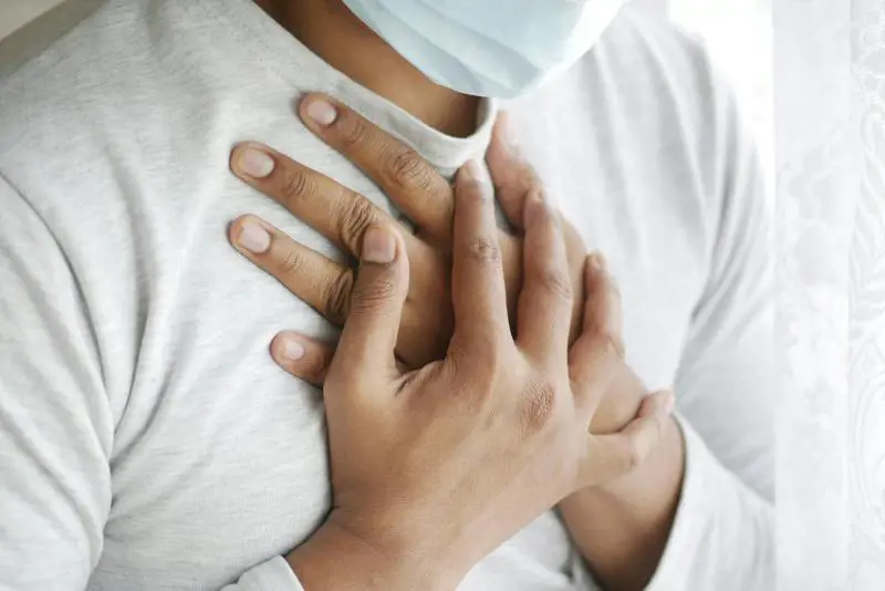 Infarto e mortalità, rischi inferiori con la corretta alternanza luce-buio: cosa significa