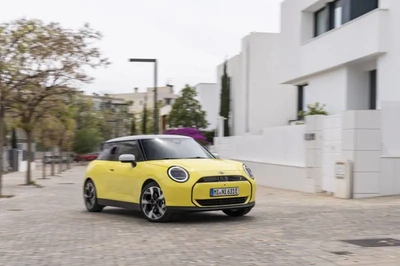 Mini Cooper E/SE: primo contatto con la piccola elettrica