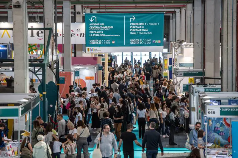 Il pubblico pensa a leggere. L'"intellighenzia" ad altro