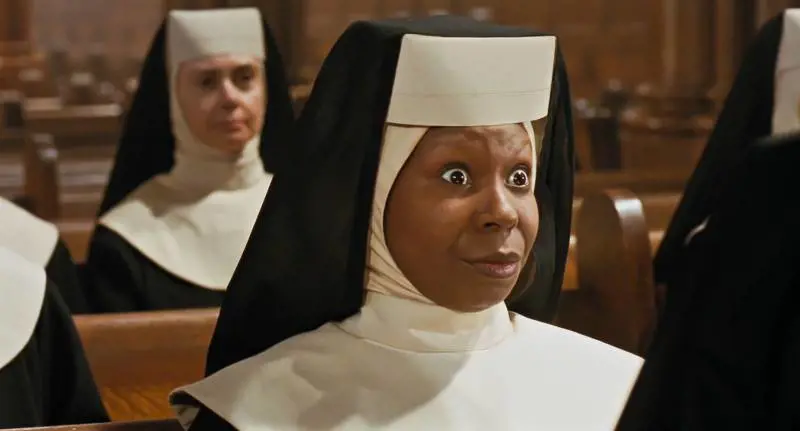 "Ho chiesto a Papa Francesco di recitare in Sister Act 3". La rivelazione di Whoopi Goldberg