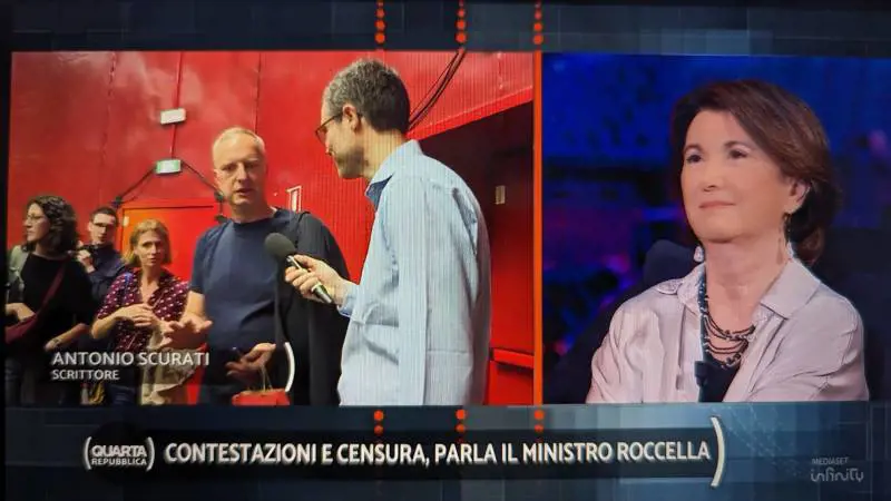 "È solidale con la Roccella?". Ma Saviano e Scurati reagiscono così
