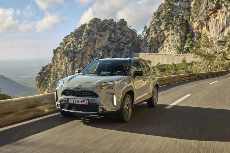 La Toyota Yaris Cross ora fa 130 per un ibrido più ibrido