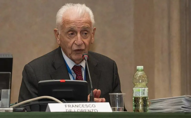 "Disparità inaccettabili e troppa burocrazia. Sanità vicina al collasso"