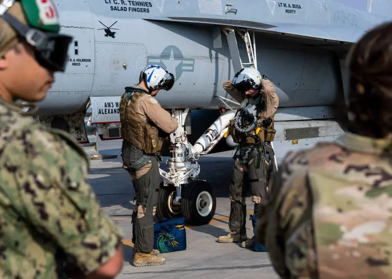 "Kill mark" sulla fusoliera dell'aereo Usa: lo strano marchio sul "Growler”