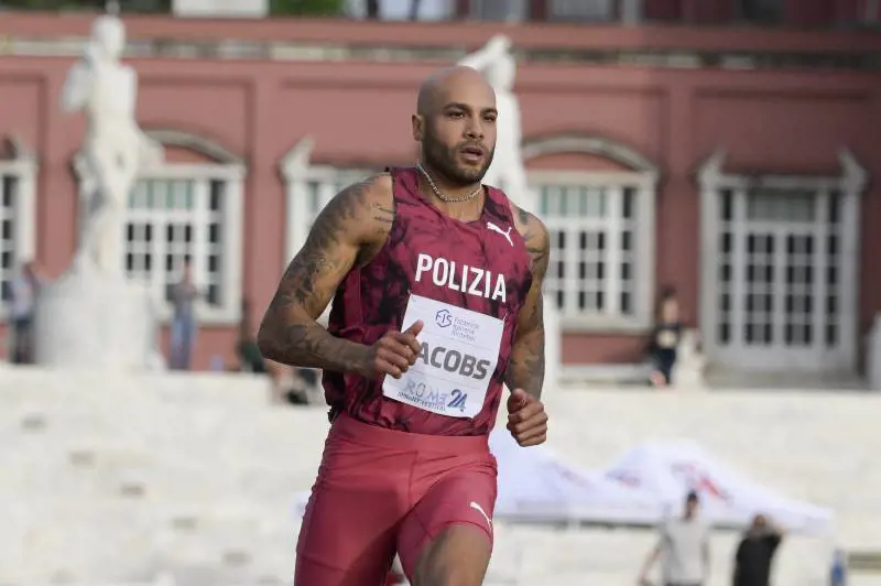 "Partenza da migliorare". Marcell Jacobs vince i 100m a Roma, ma non scende sotto i 10"