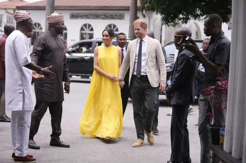 “Siamo in contatto con Diana”. L’assurda storia che coinvolge Harry e Meghan