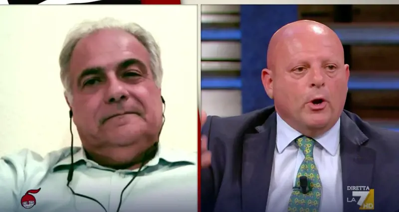 "Chi gliel'ha rotta la testa?". Roberto Salis messo alle strette perde le staffe in tv