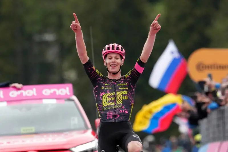 Giro, il tappone dolomitico sorride a Steinhauser. Pogacar stacca tutti