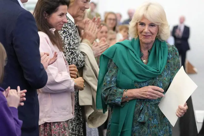 “Ti consiglio di divorziare”. Lo strano suggerimento di Camilla a William