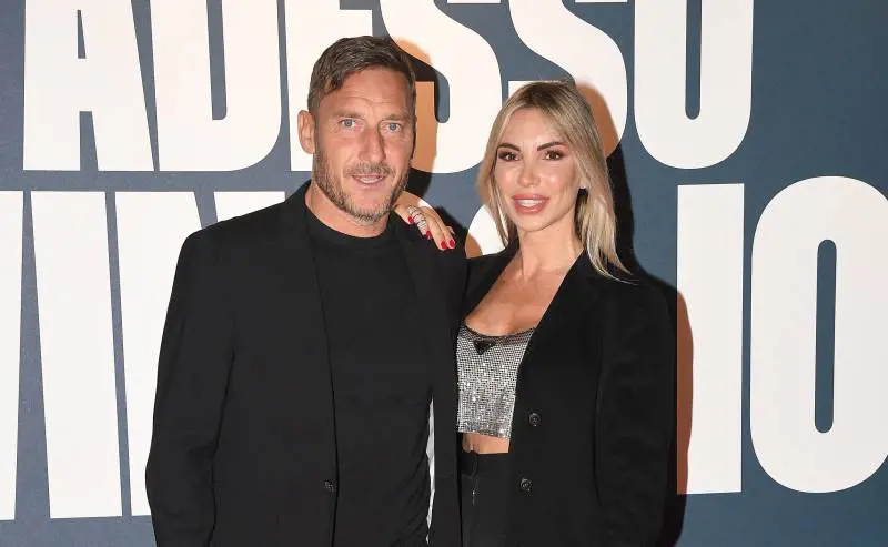 Totti, Noemi e il mistero dell’anniversario: ecco cosa non torna