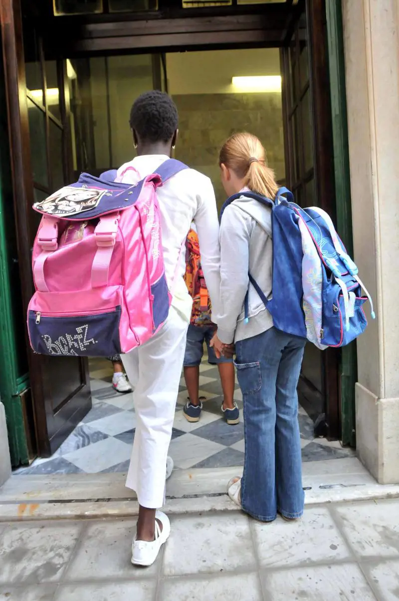 Stranieri a scuola di italiano. Un milione di euro per i corsi
