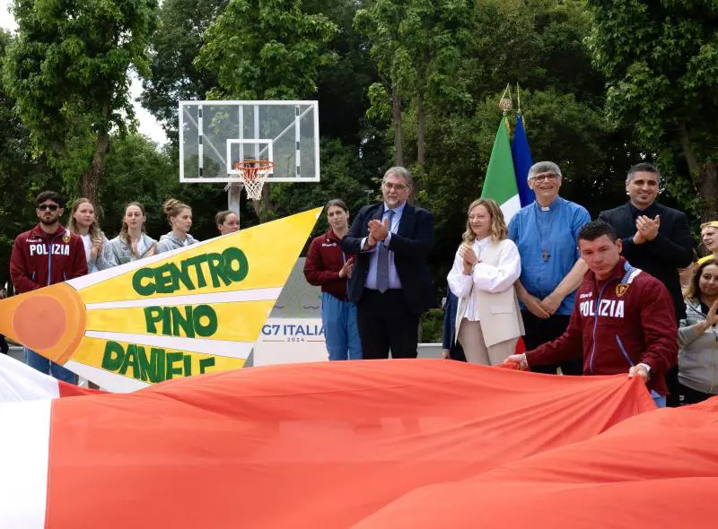 Il preside di Caivano: "Con questo governo l'aria è cambiata. La sinistra cosa ha fatto?"