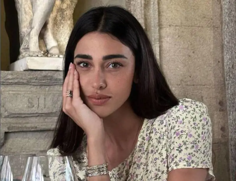 Belen Rodriguez, rissa a Milano con delle sconosciute? Spunta un video