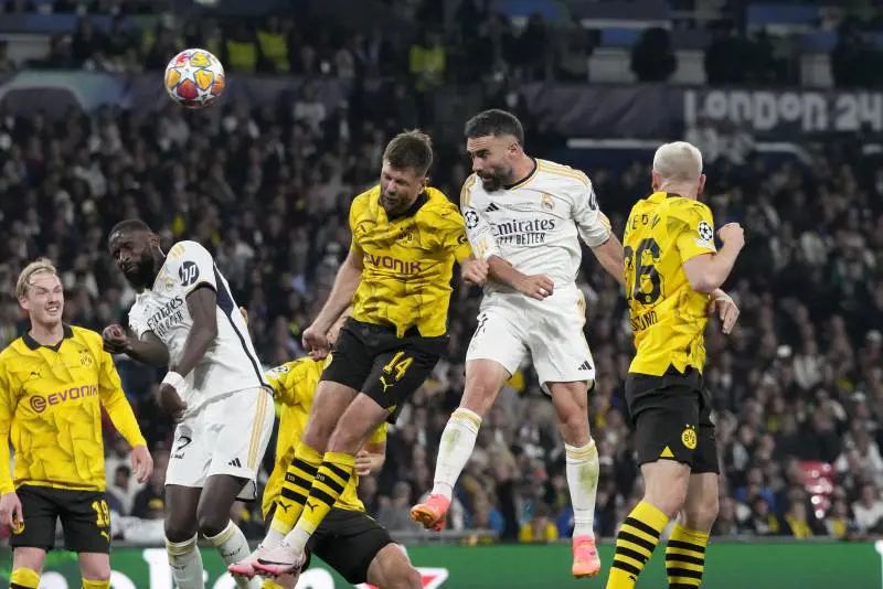 Sky blinda la Champions e le altre coppe: nessun match delle italiane sarà trasmesso in chiaro