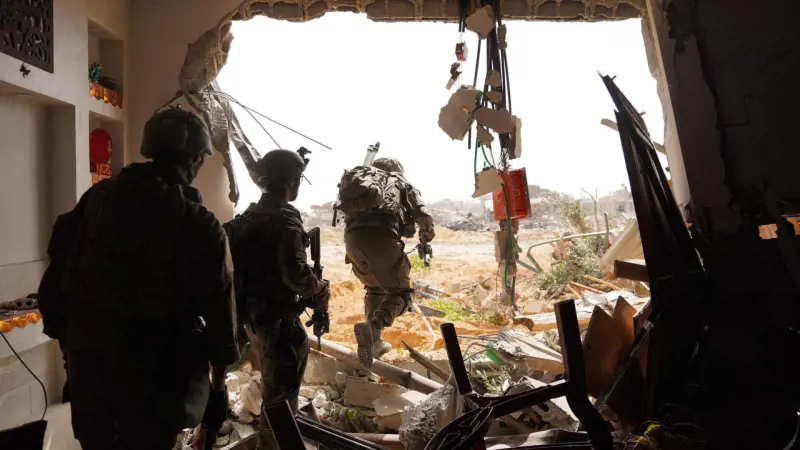 Le Idf avanzano a Rafah: colpite strutture di Hamas e trovati depositi di armi