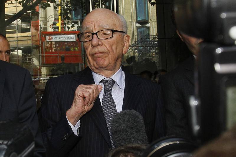 Rupert Murdoch intesta le sue aziende al figlio, ma il giudice si oppone