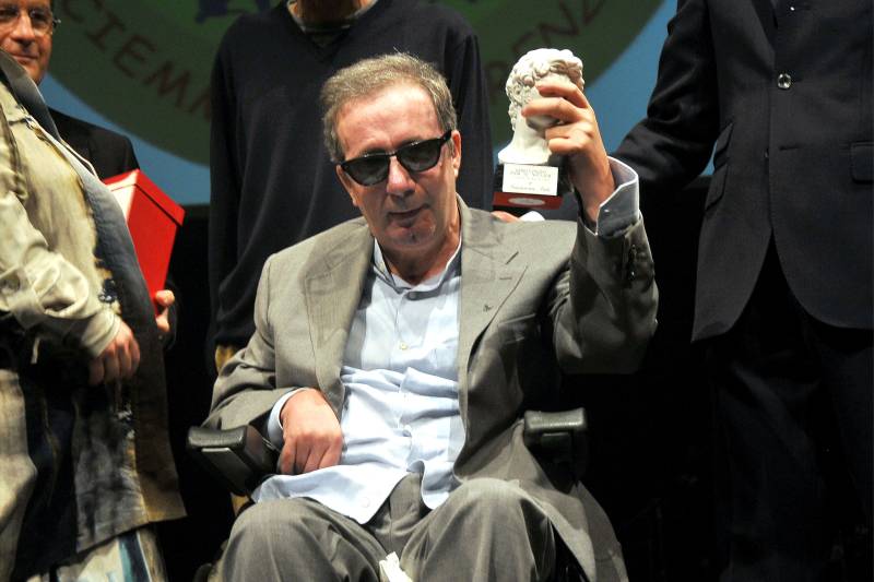 Francesco Nuti dopo l'incidente premiato al Girotondo per il Meyer (2011)