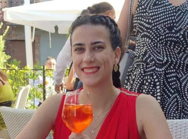 Motoscafo pirata investe un kayak e se ne va, morta 30enne