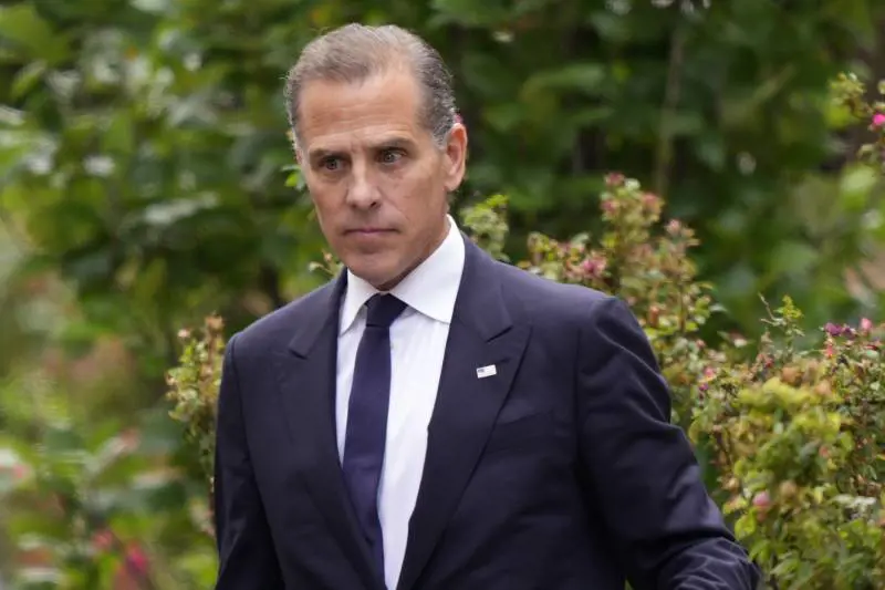 "Si fotta...". Attacco choc del figlio di Biden contro George Clooney