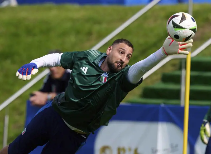 Un "derby" con in palio molto più che l'Europeo