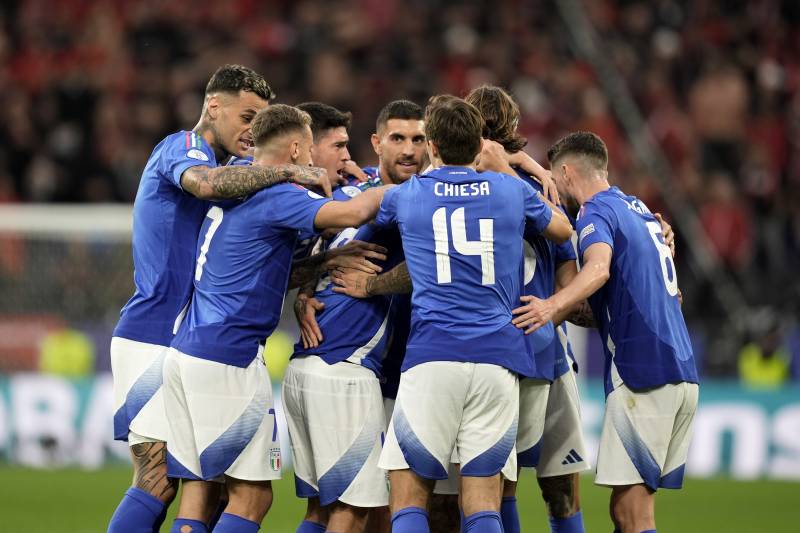 Barella celebrazioni Italia Albania