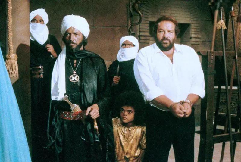 Angelo Infanti e Bud Spencer in una scena del film "Piedone d'Egitto" (1980)