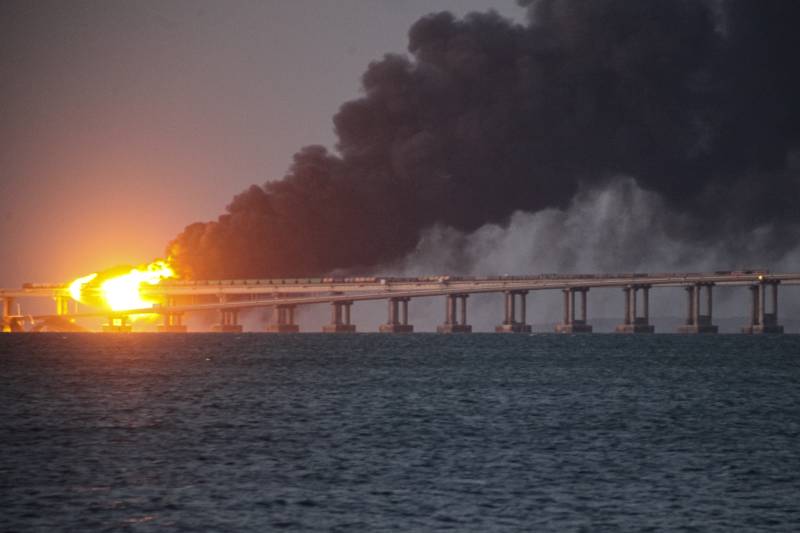 Con il crollo del ponte di Kerch la pace si allontana